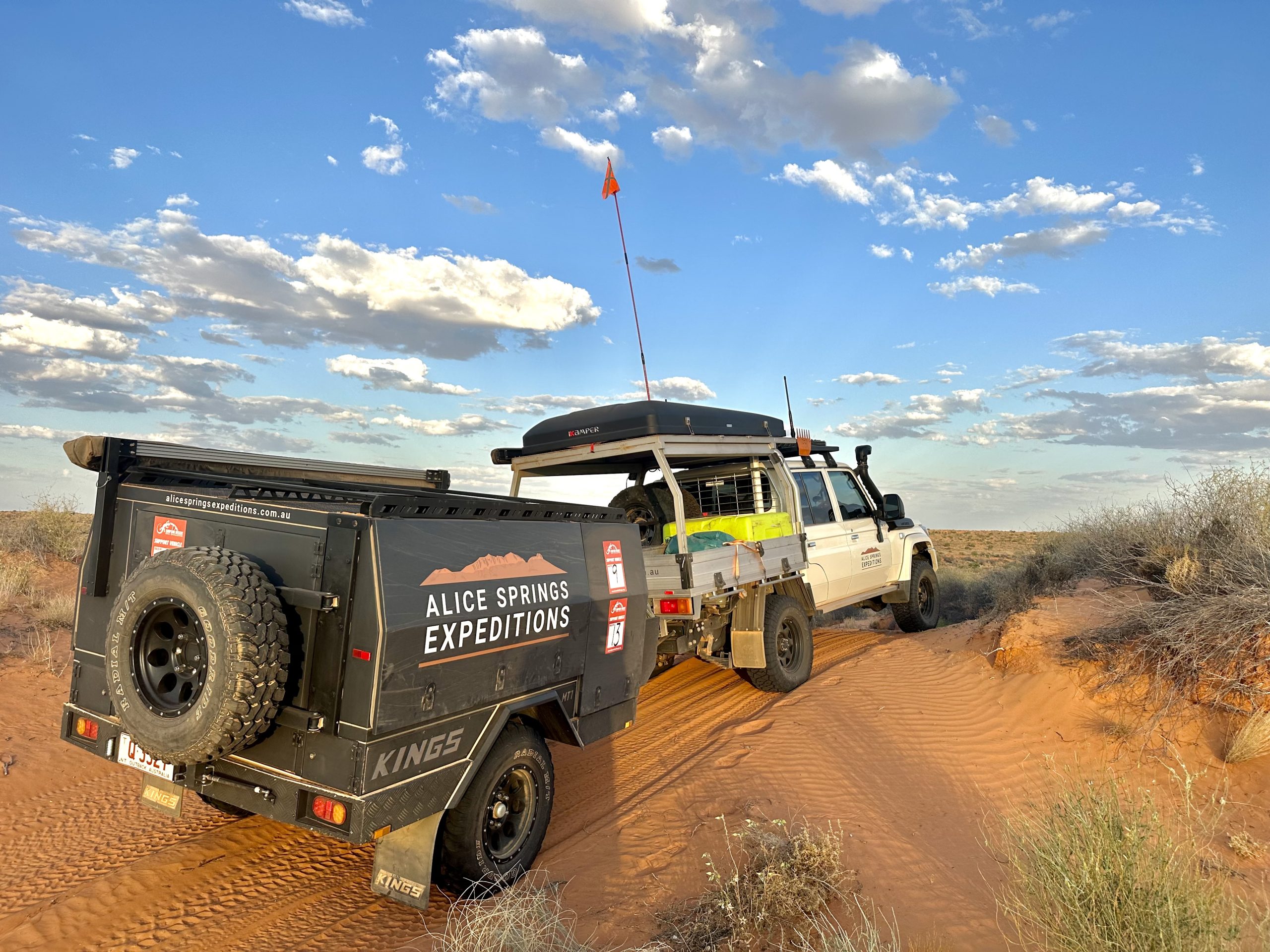 LC 79 & trailer Simpson Desert